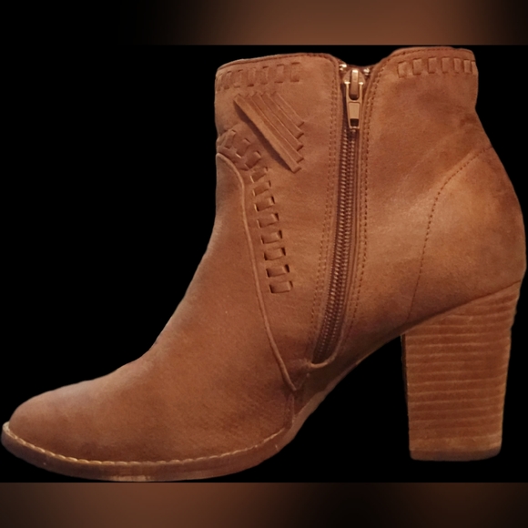 Trendy brown block heel booties SZ. 8.5 - Picture 5 of 6